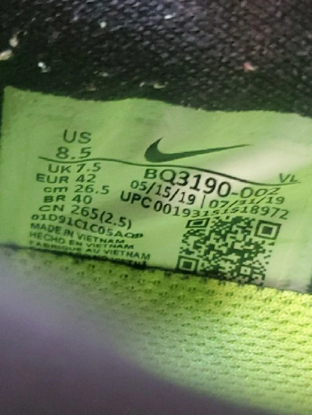 Nike Men's Black and Neon Green Running Shoe (US 8.5)